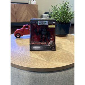 Marvel Deadpool Die Cast Action Figure Hot Topic Exclusive Gray Version
